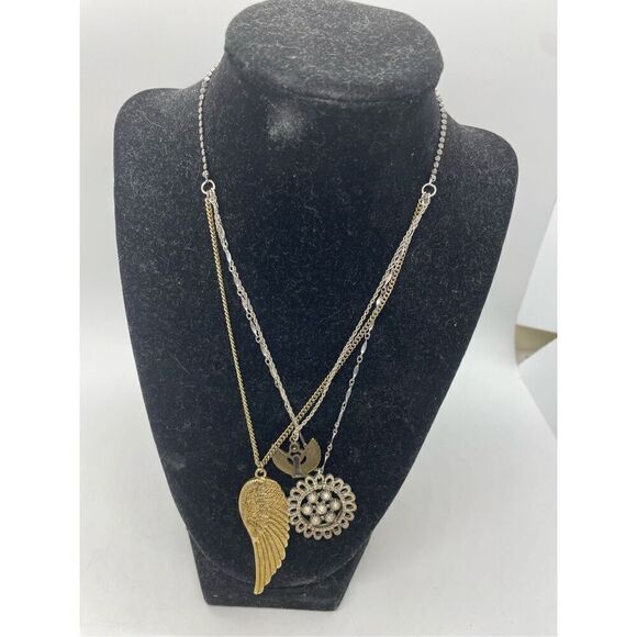 BETSEY JOHNSON Angel Winged Goddess Collection Layered Necklace. - Picture 7 of 8